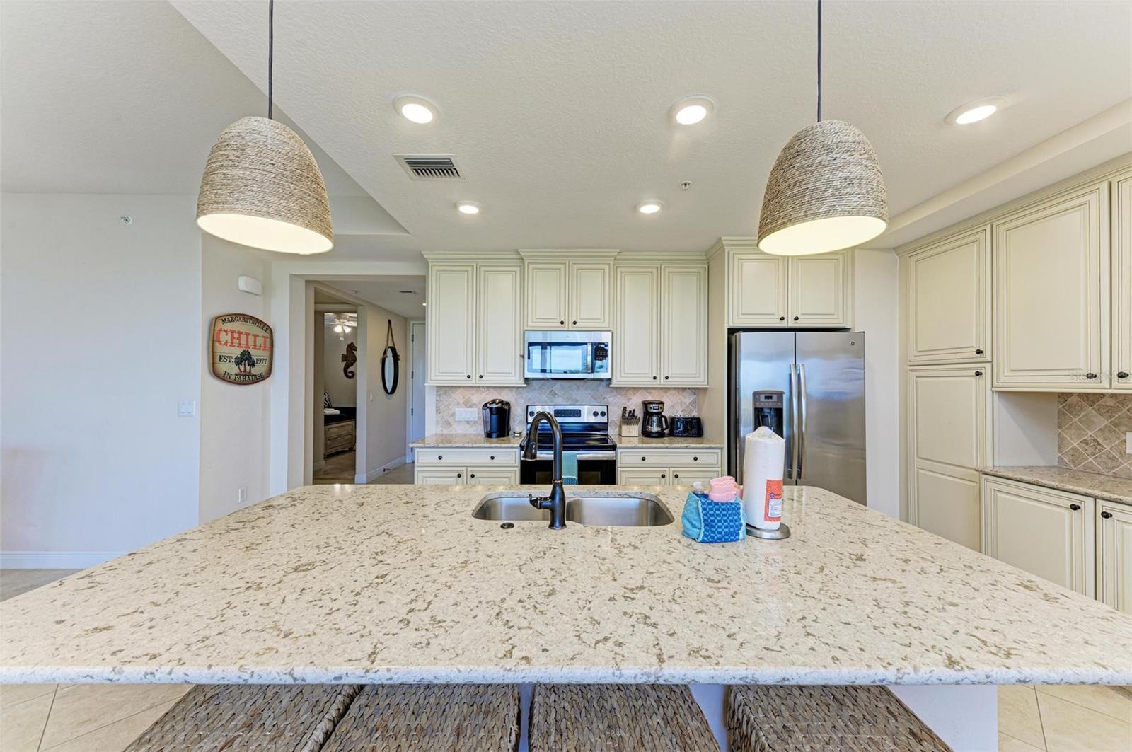 391 ARUBA CIR #302, BRADENTON, FL, 34209