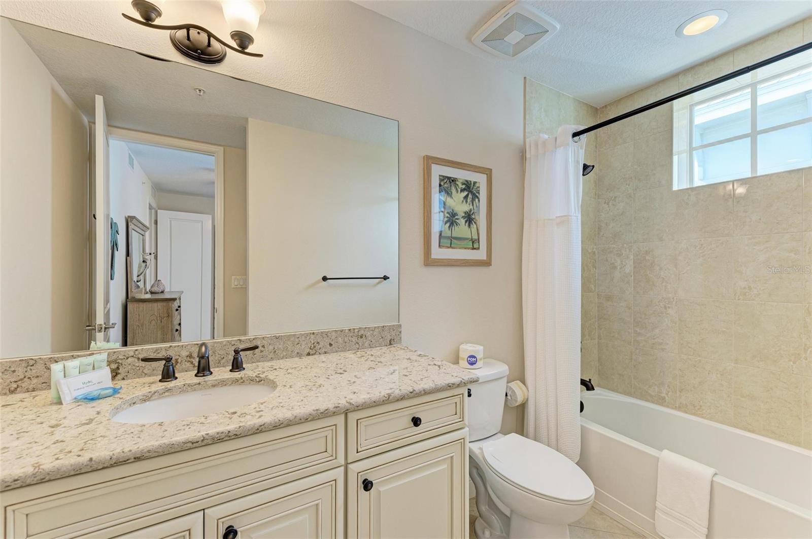 391 ARUBA CIR #302, BRADENTON, FL, 34209