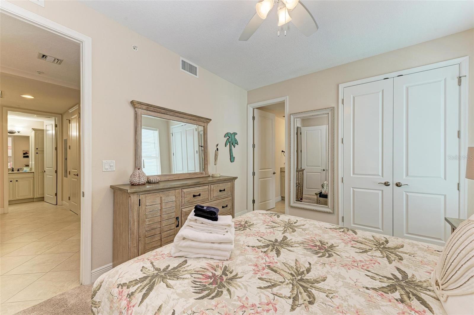 391 ARUBA CIR #302, BRADENTON, FL, 34209