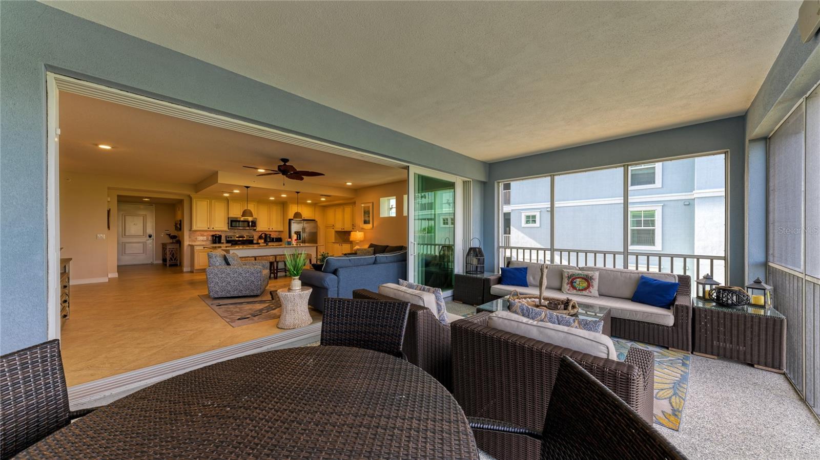 391 ARUBA CIR #302, BRADENTON, FL, 34209