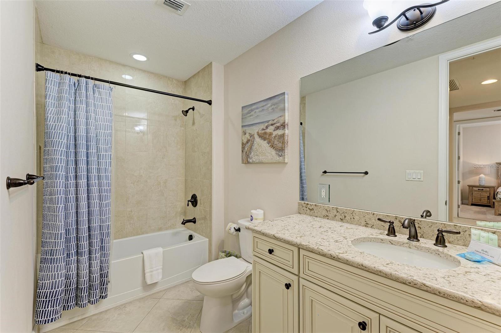 391 ARUBA CIR #302, BRADENTON, FL, 34209