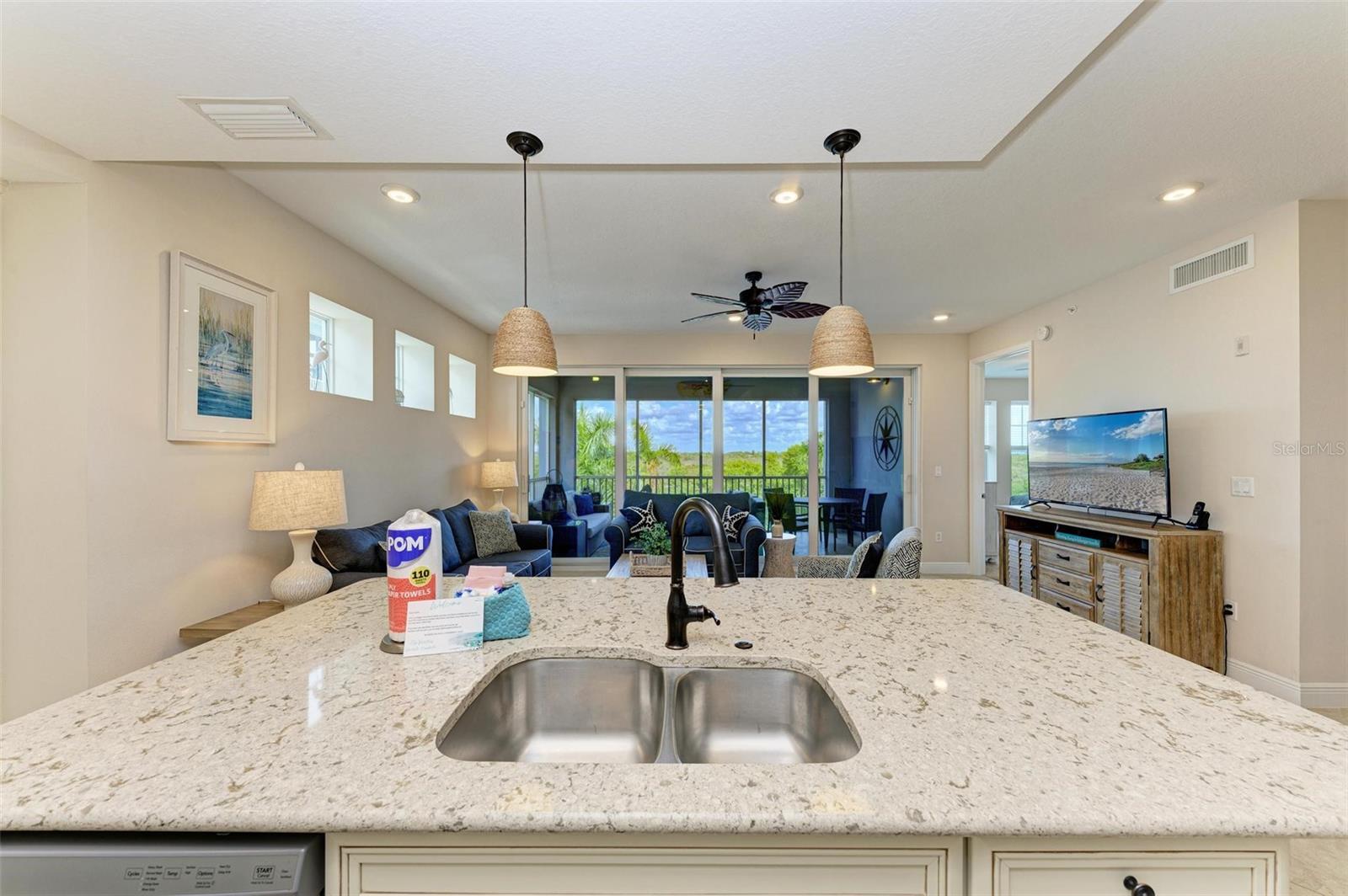 391 ARUBA CIR #302, BRADENTON, FL, 34209