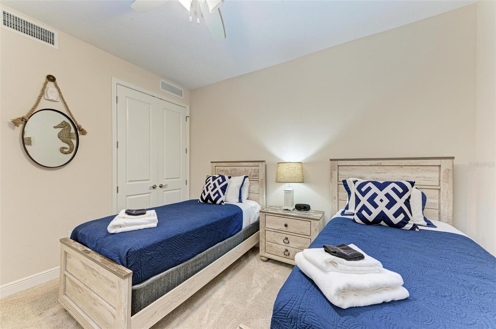 391 ARUBA CIR #302, BRADENTON, FL, 34209