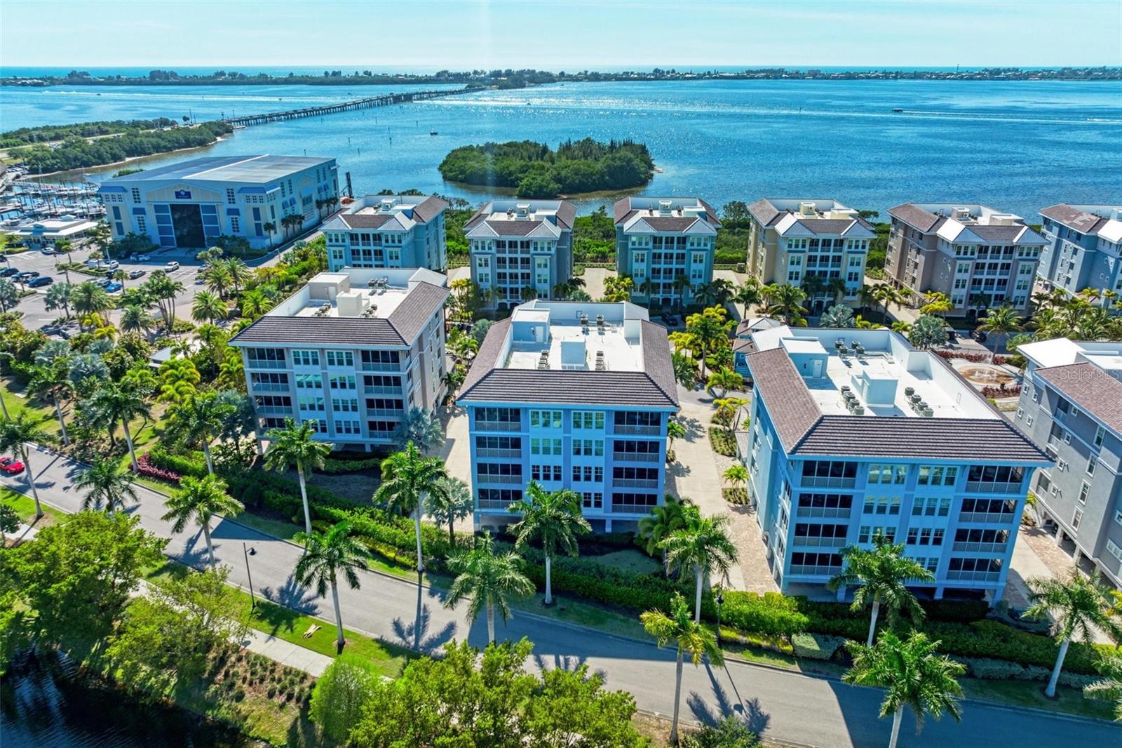 391 ARUBA CIR #302, BRADENTON, FL, 34209