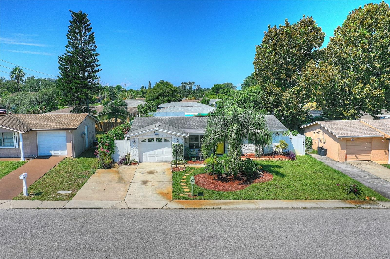 9011 HUNT CLUB LN, PORT RICHEY, FL, 34668