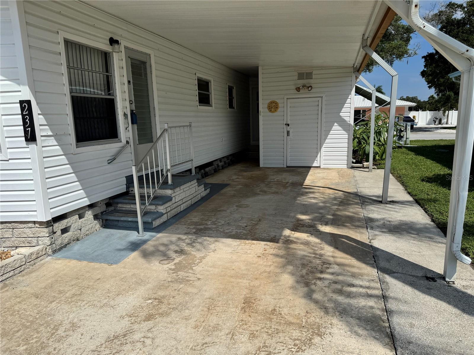 TB8305789 Property Photo