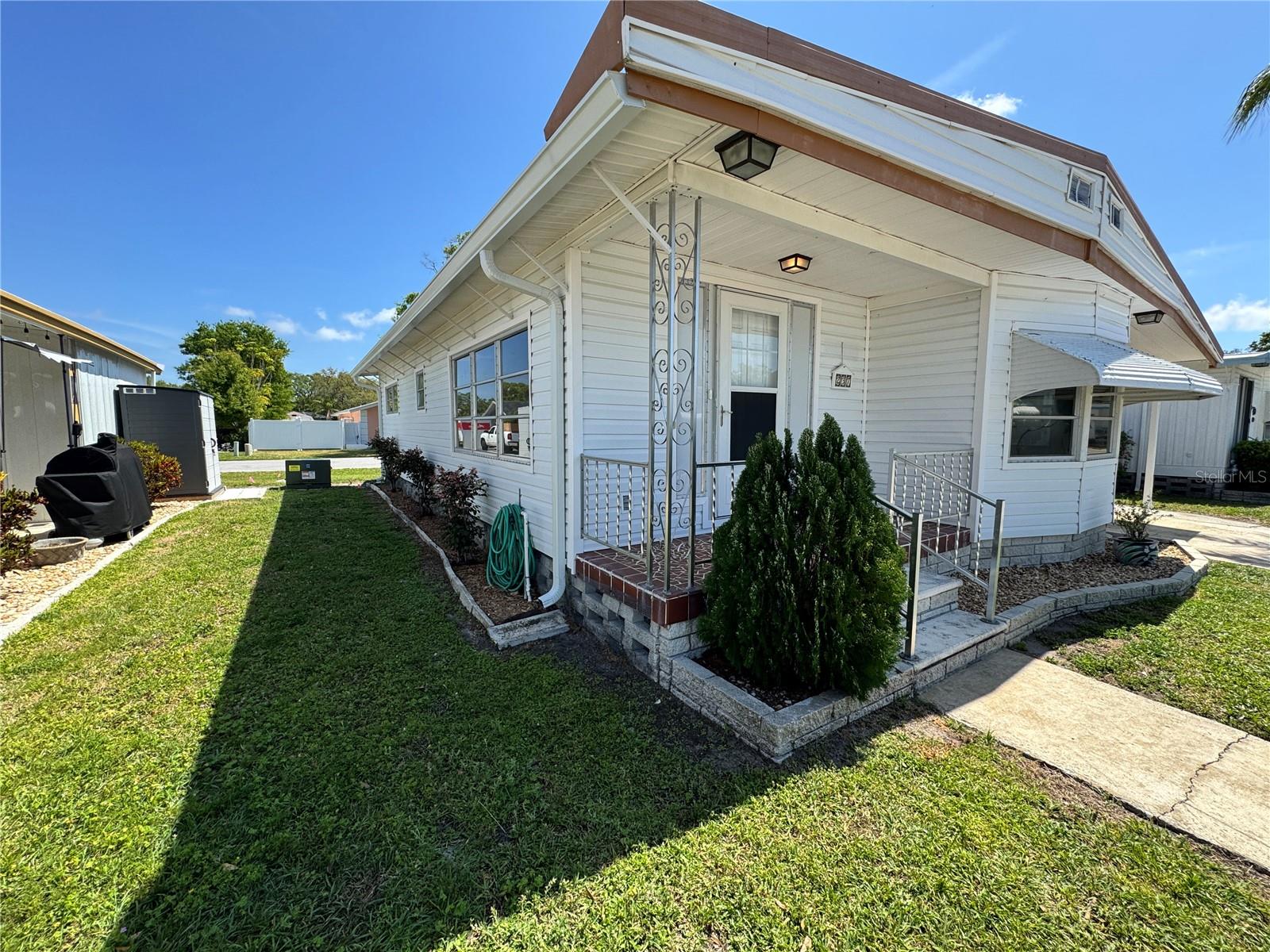 TB8305789 Property Photo