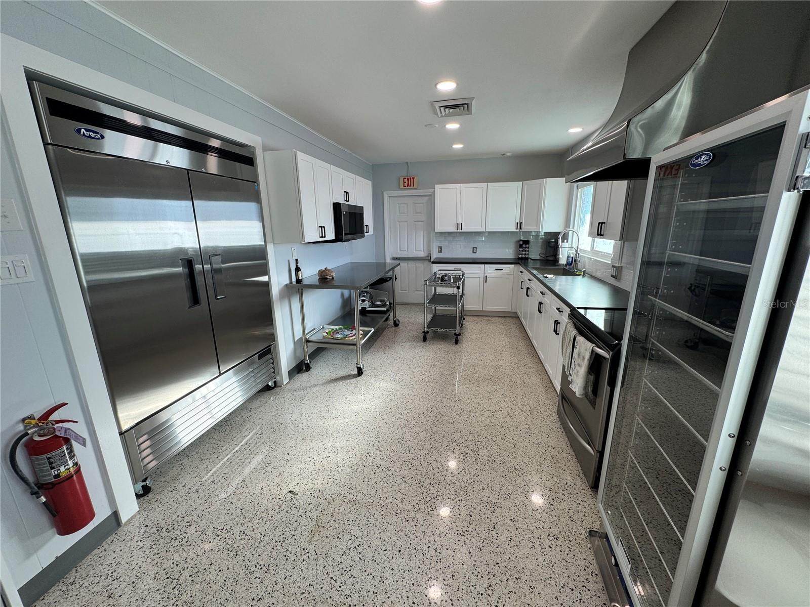 TB8305789 Property Photo