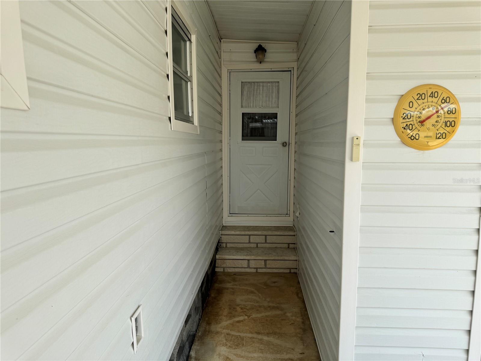 TB8305789 Property Photo