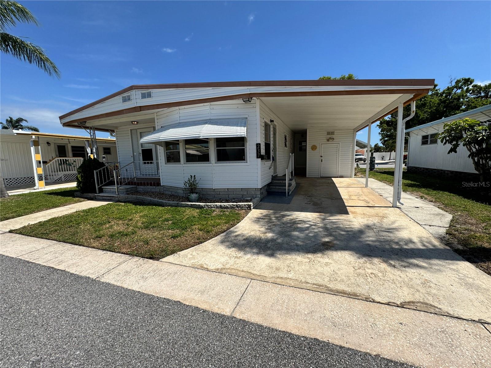 TB8305789 Property Photo