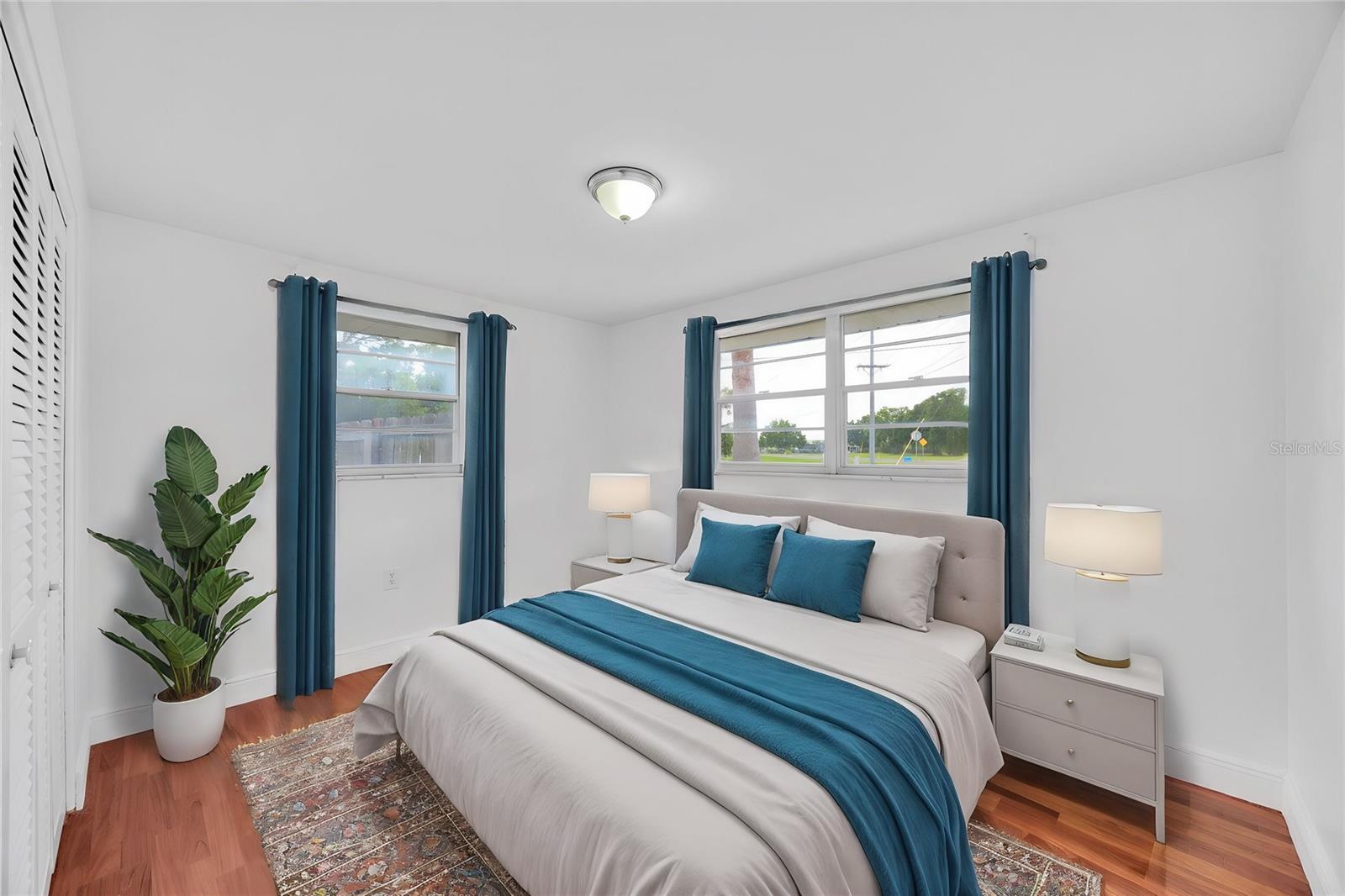 233 W COLLEGE AVE, RUSKIN, FL, 33570