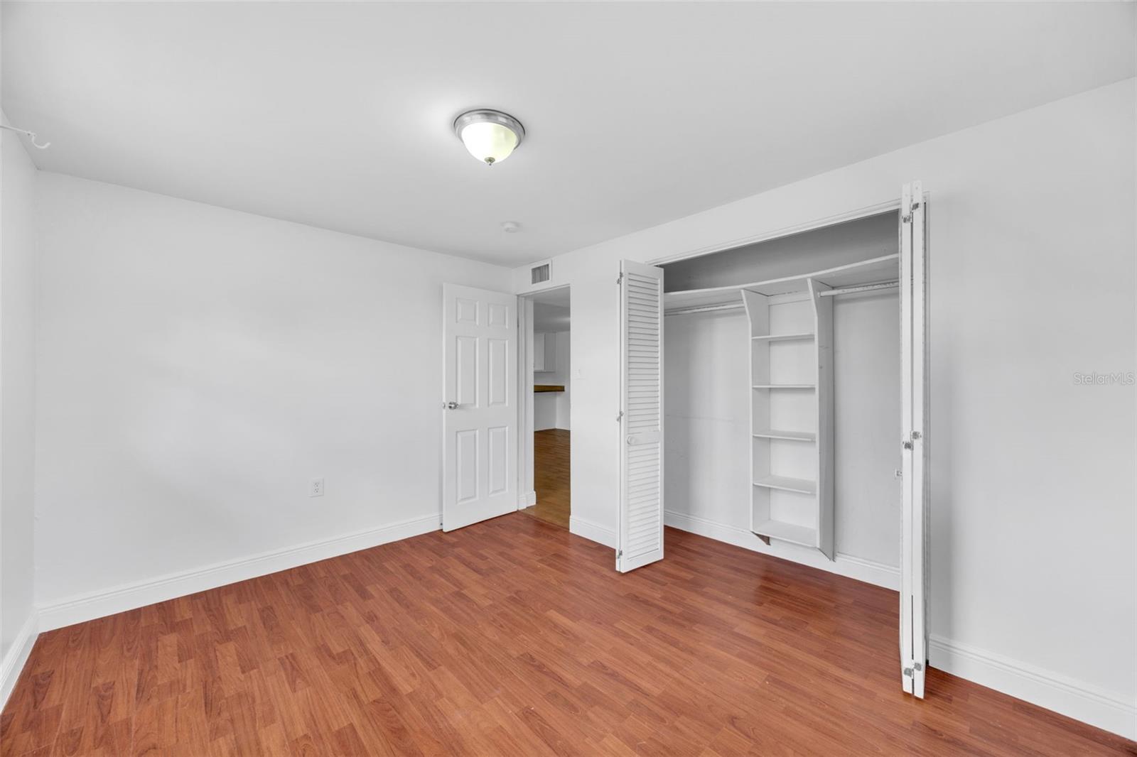 233 W COLLEGE AVE, RUSKIN, FL, 33570