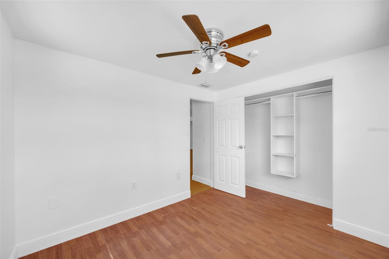 233 W COLLEGE AVE, RUSKIN, FL, 33570