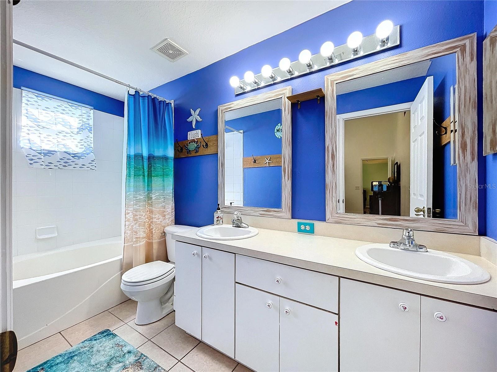 7613 HAMPSHIRE GARDEN PL, APOLLO BEACH, FL, 33572