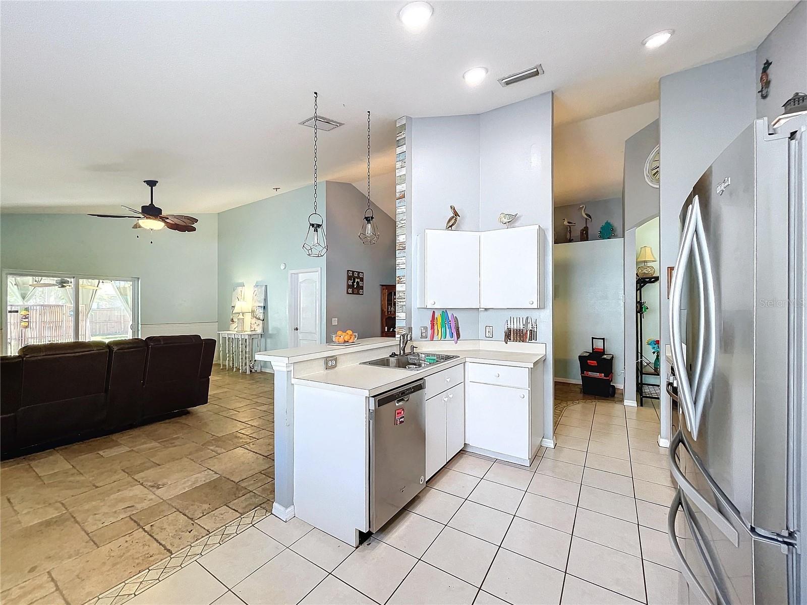 7613 HAMPSHIRE GARDEN PL, APOLLO BEACH, FL, 33572