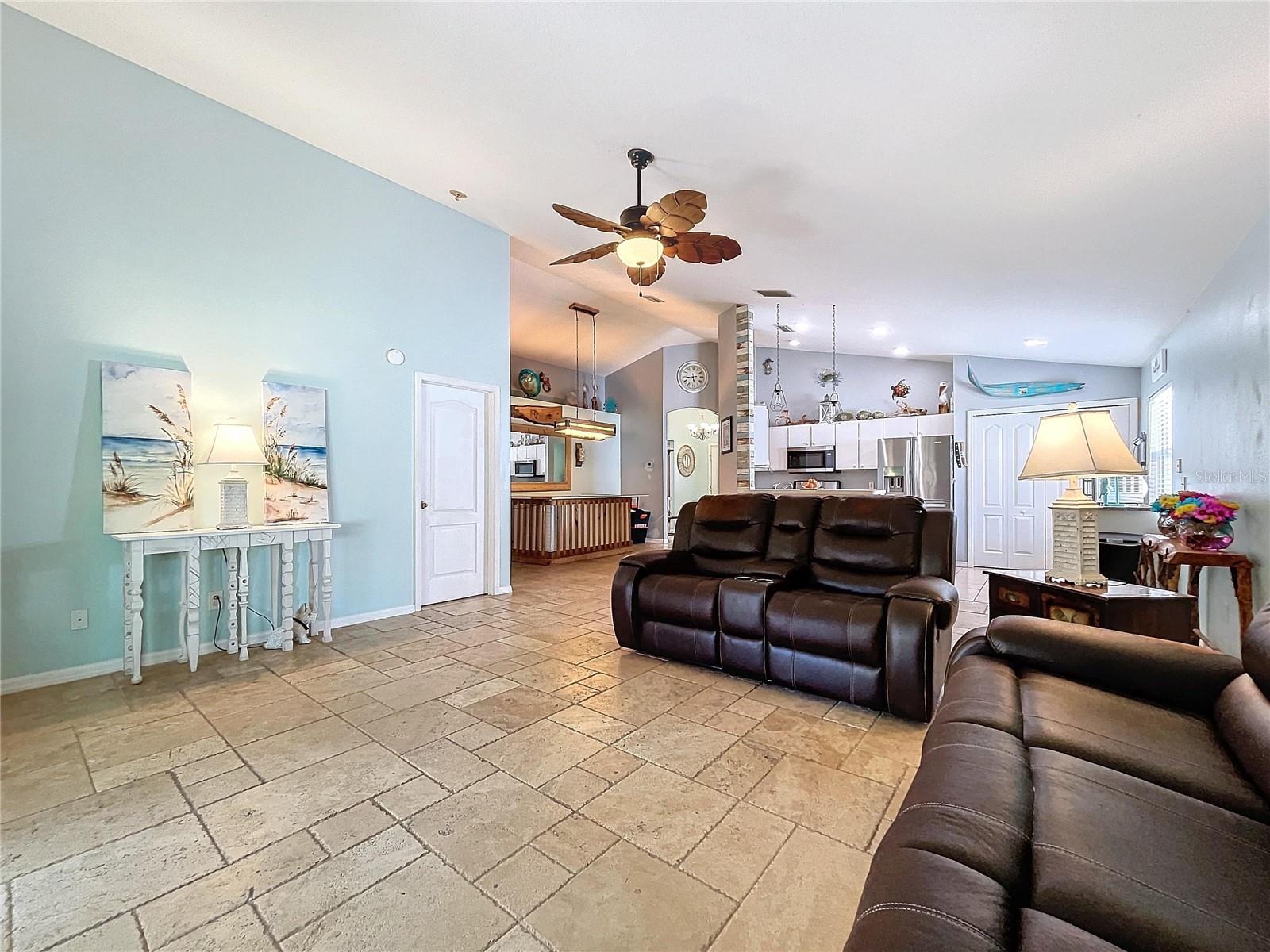 7613 HAMPSHIRE GARDEN PL, APOLLO BEACH, FL, 33572