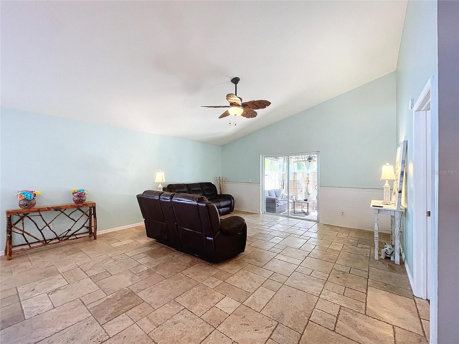 7613 HAMPSHIRE GARDEN PL, APOLLO BEACH, FL, 33572