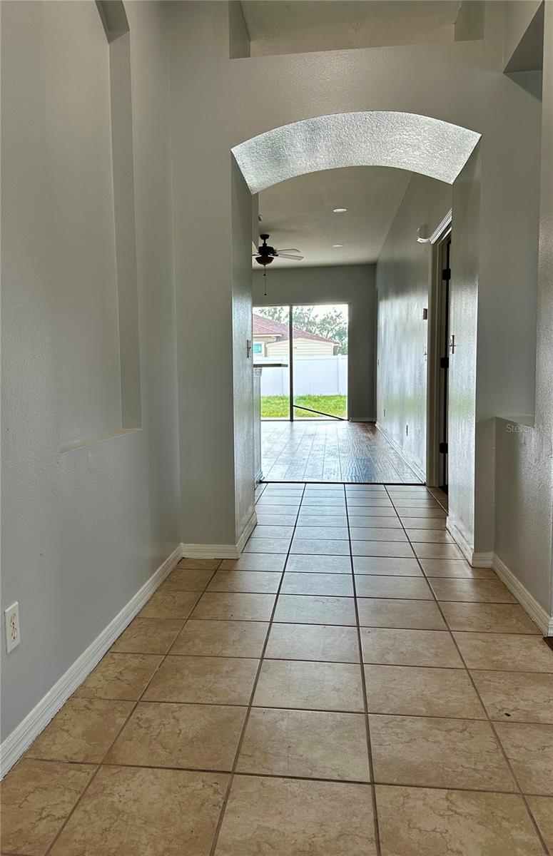 1127 BARCLAY WOOD DR, RUSKIN, FL, 33570