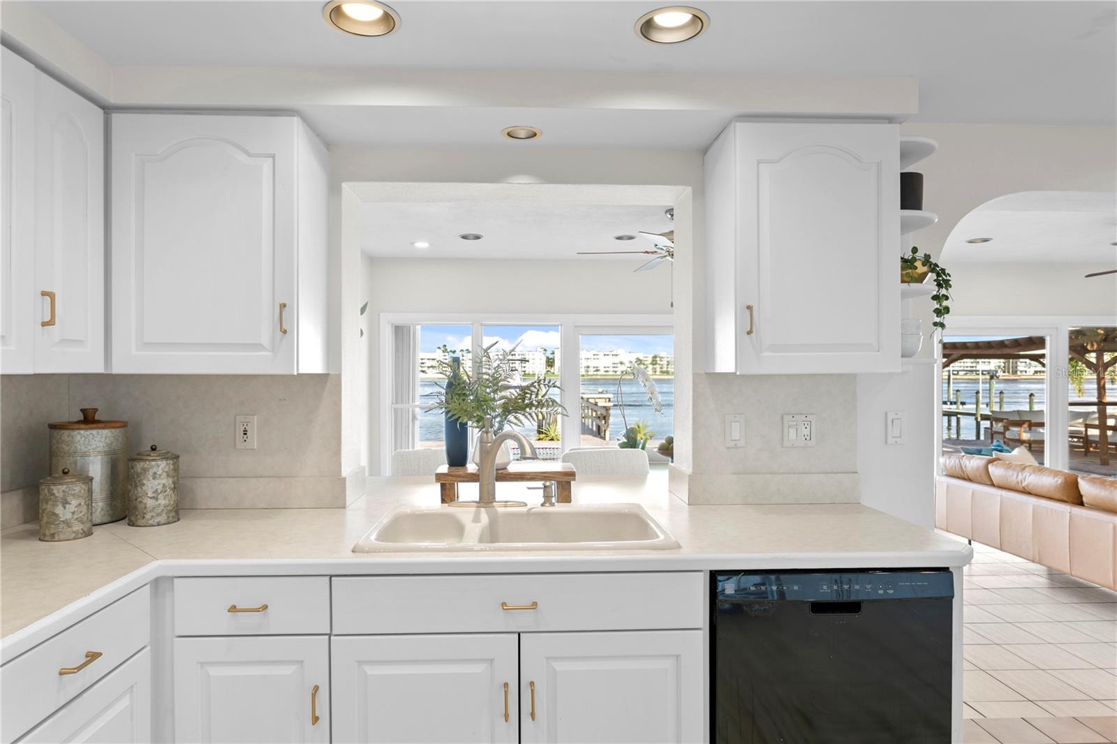 3111 E VINA DEL MAR BLVD, ST PETE BEACH, FL, 33706