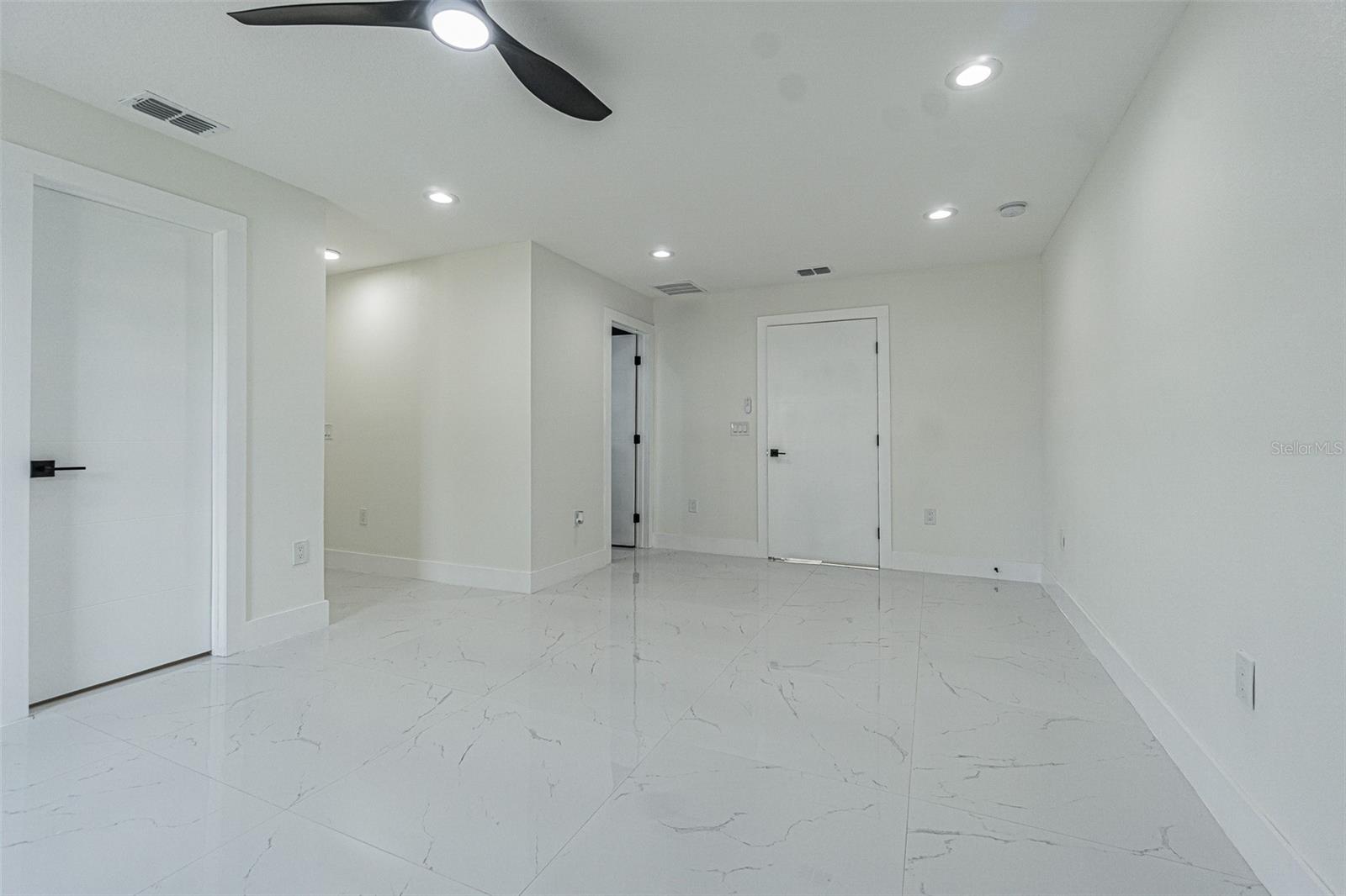 7408 W HENRY AVE, TAMPA, FL, 33615