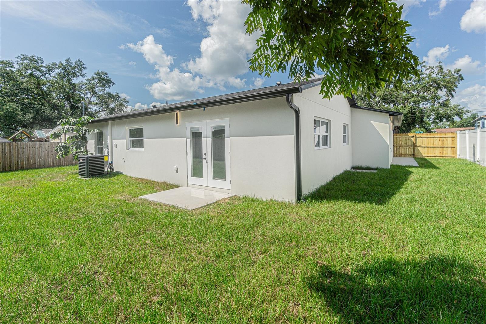 7408 W HENRY AVE, TAMPA, FL, 33615