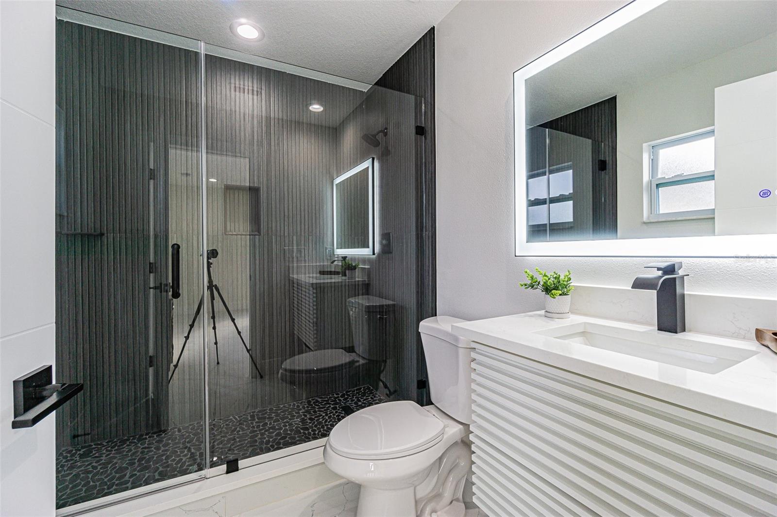 7408 W HENRY AVE, TAMPA, FL, 33615