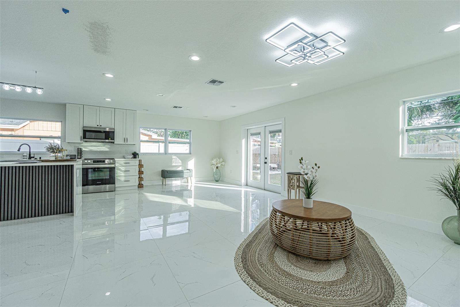 7408 W HENRY AVE, TAMPA, FL, 33615