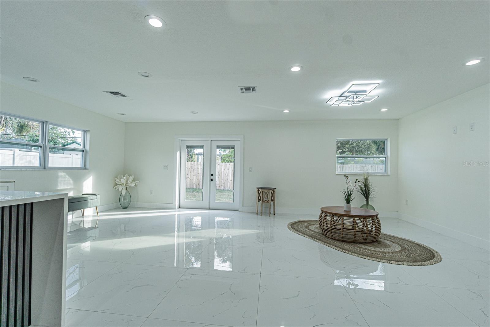 7408 W HENRY AVE, TAMPA, FL, 33615