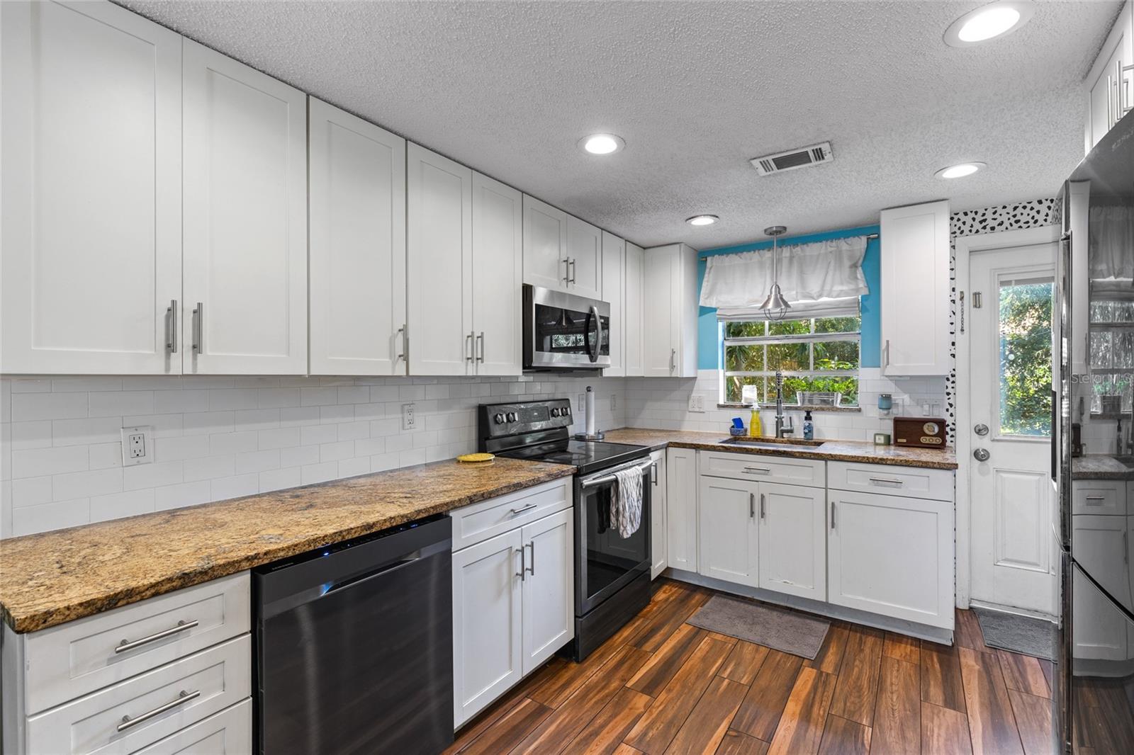2628 HUNTINGTON AVE, SARASOTA, FL, 34232