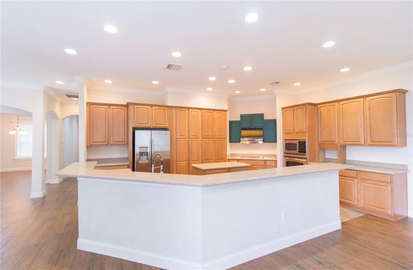 1380 E LAKE SHORE BLVD, KISSIMMEE, FL, 34744