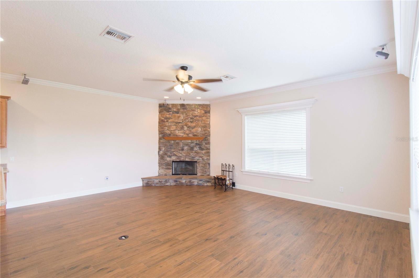 1380 E LAKE SHORE BLVD, KISSIMMEE, FL, 34744