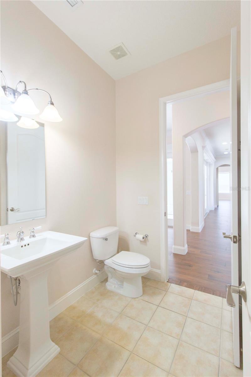 1380 E LAKE SHORE BLVD, KISSIMMEE, FL, 34744