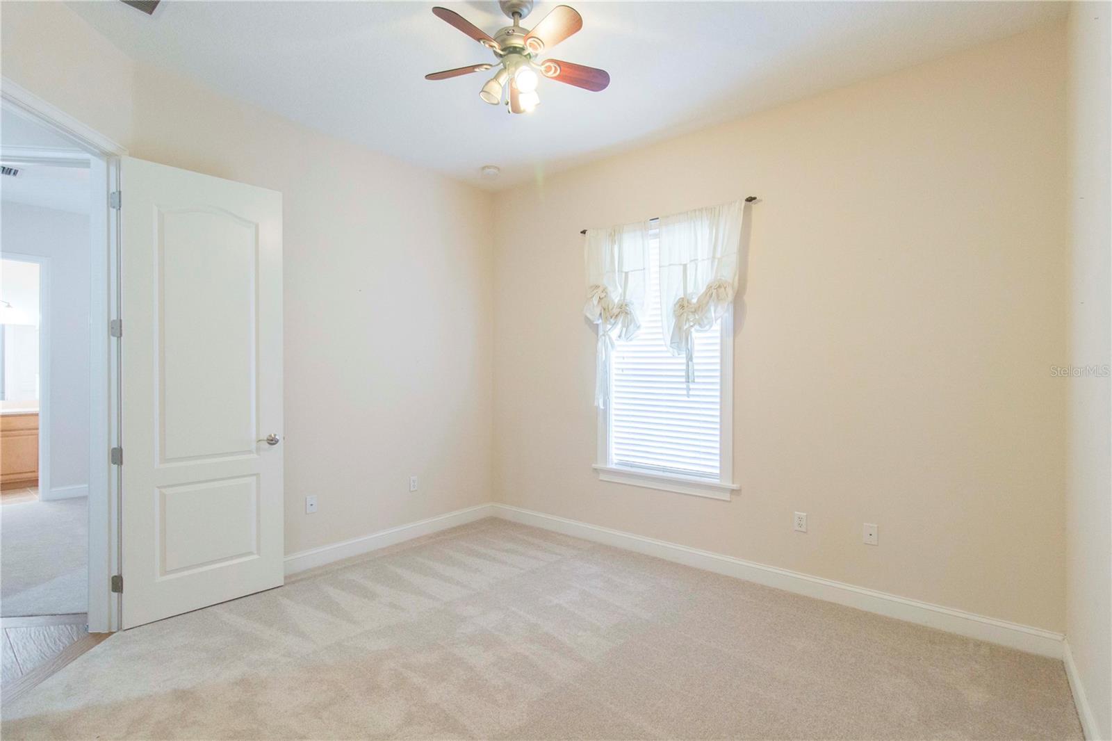 1380 E LAKE SHORE BLVD, KISSIMMEE, FL, 34744
