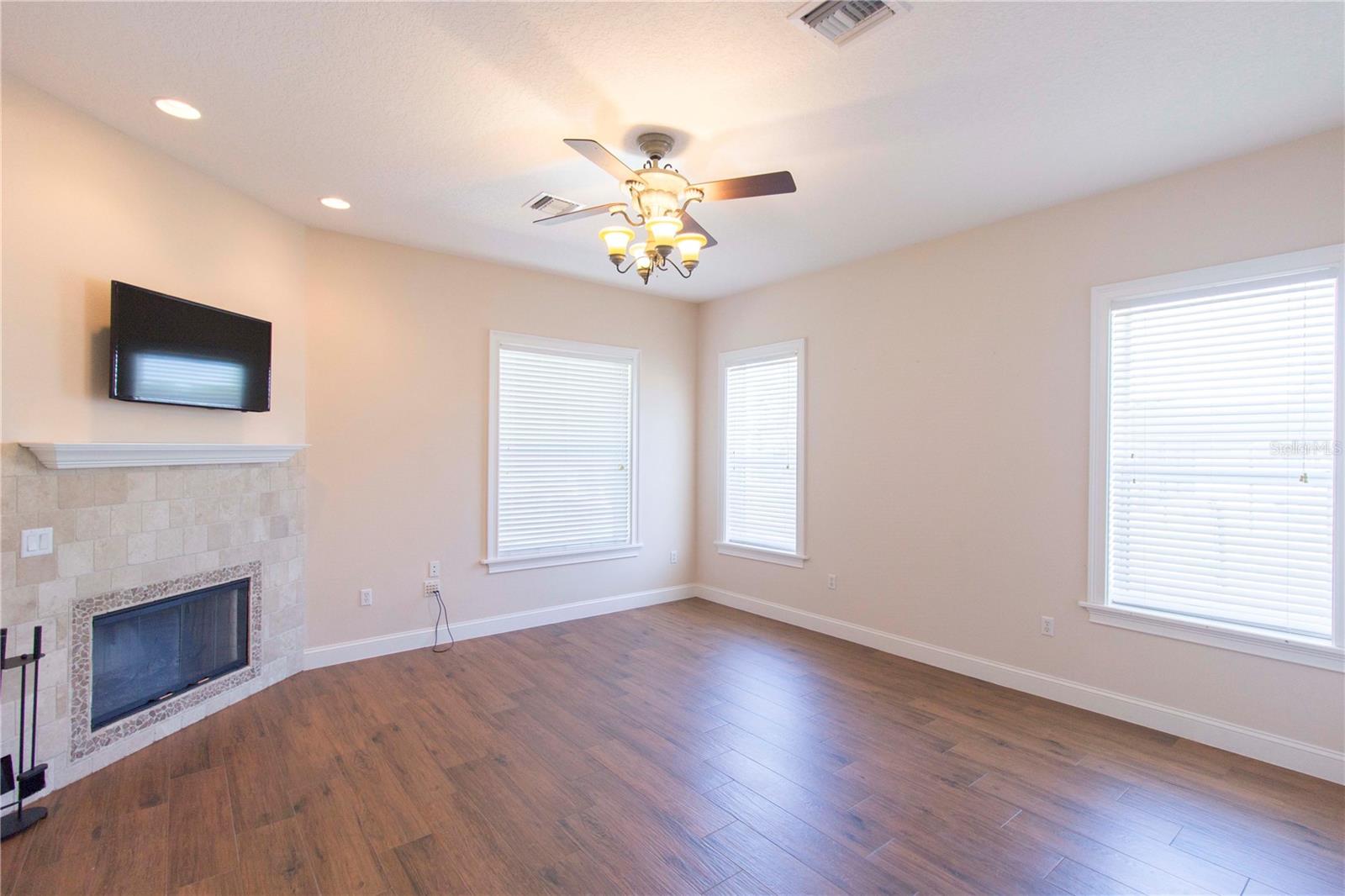 1380 E LAKE SHORE BLVD, KISSIMMEE, FL, 34744