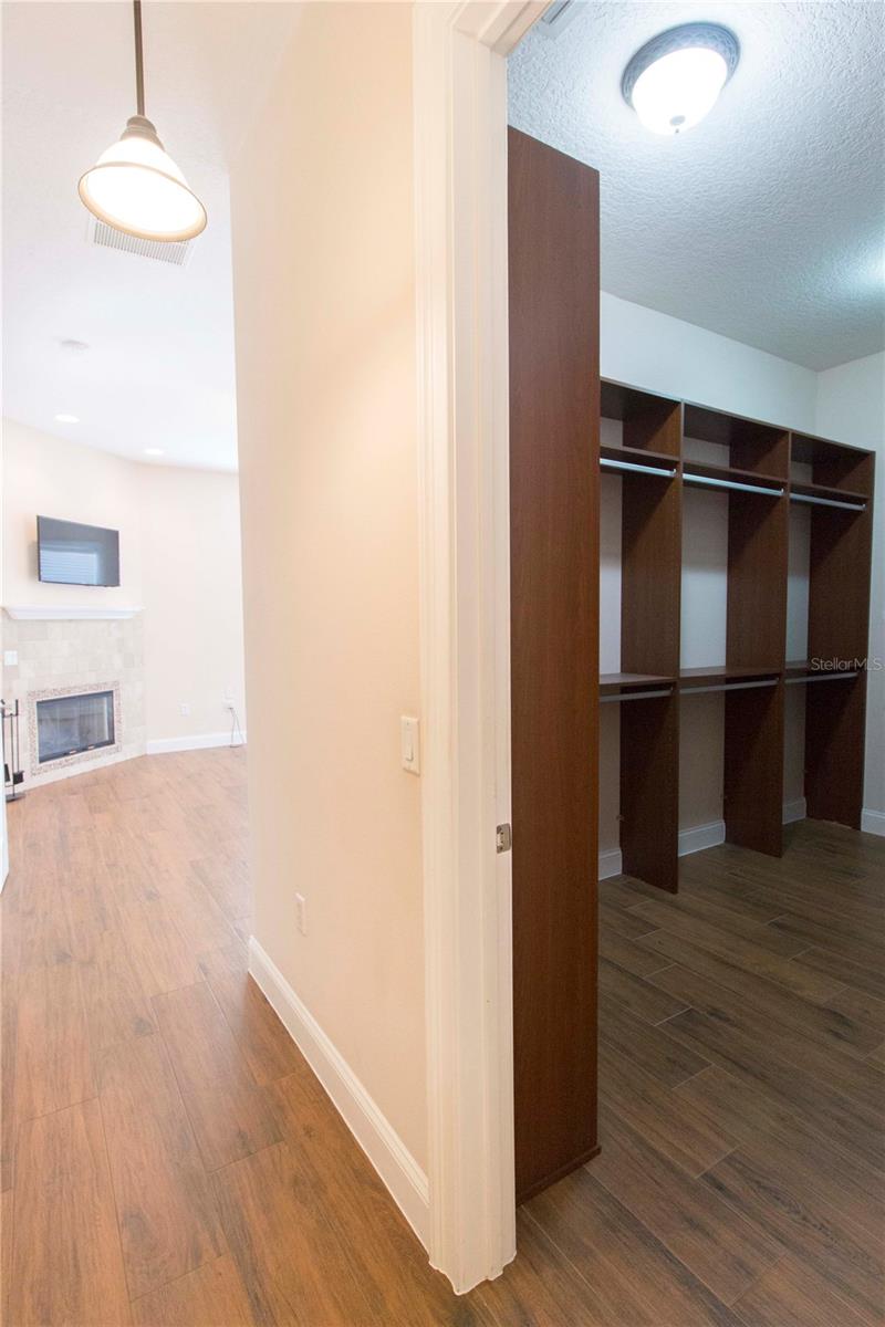 1380 E LAKE SHORE BLVD, KISSIMMEE, FL, 34744
