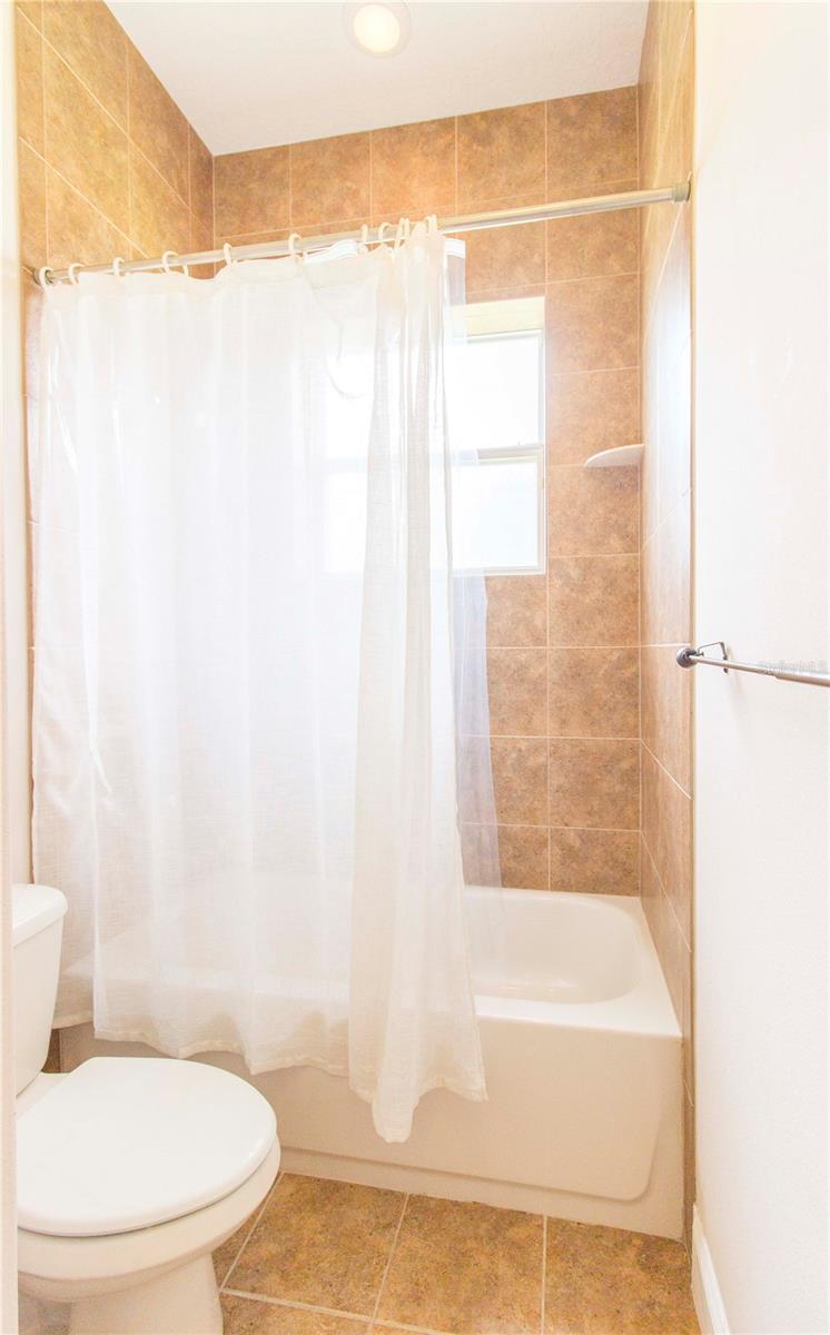 1380 E LAKE SHORE BLVD, KISSIMMEE, FL, 34744