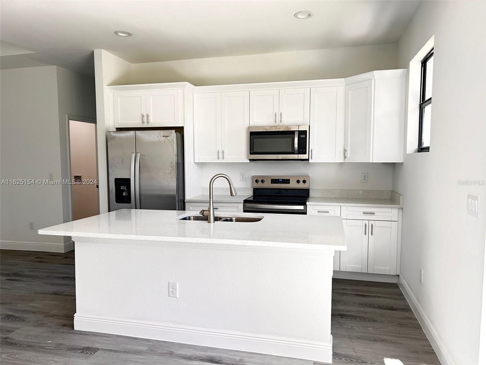 2901 LEELAND HEIGHTS BLVD E, LEHIGH ACRES, FL, 33936