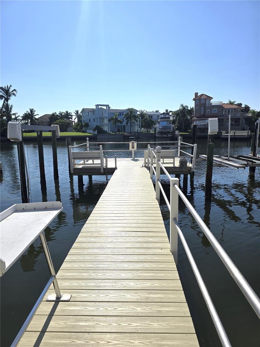 346 MADEIRA CIR, ST PETERSBURG, FL, 33715