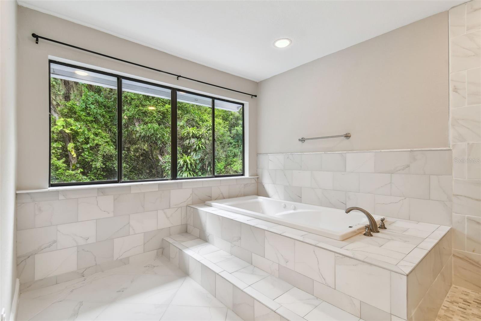 17307 LINDA VISTA CIR, LUTZ, FL, 33548