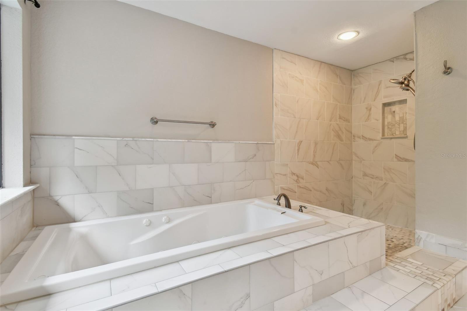 17307 LINDA VISTA CIR, LUTZ, FL, 33548