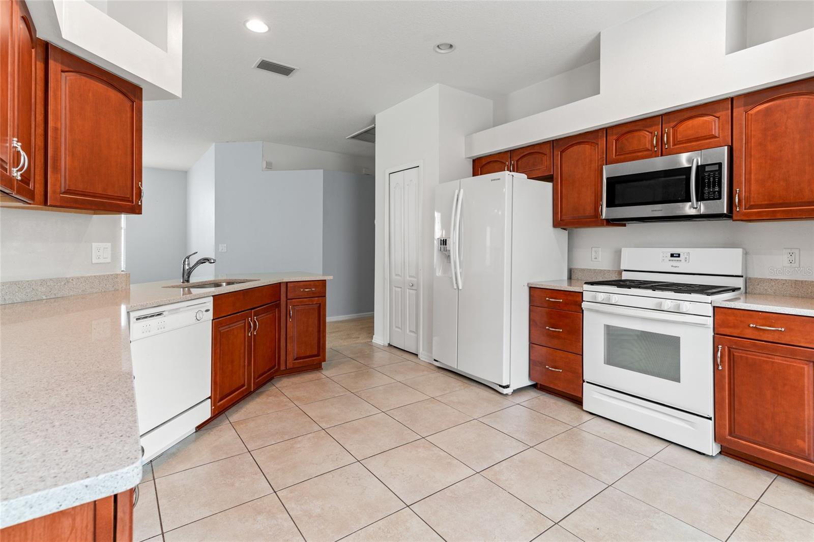 20146 HERITAGE POINT DR, TAMPA, FL, 33647