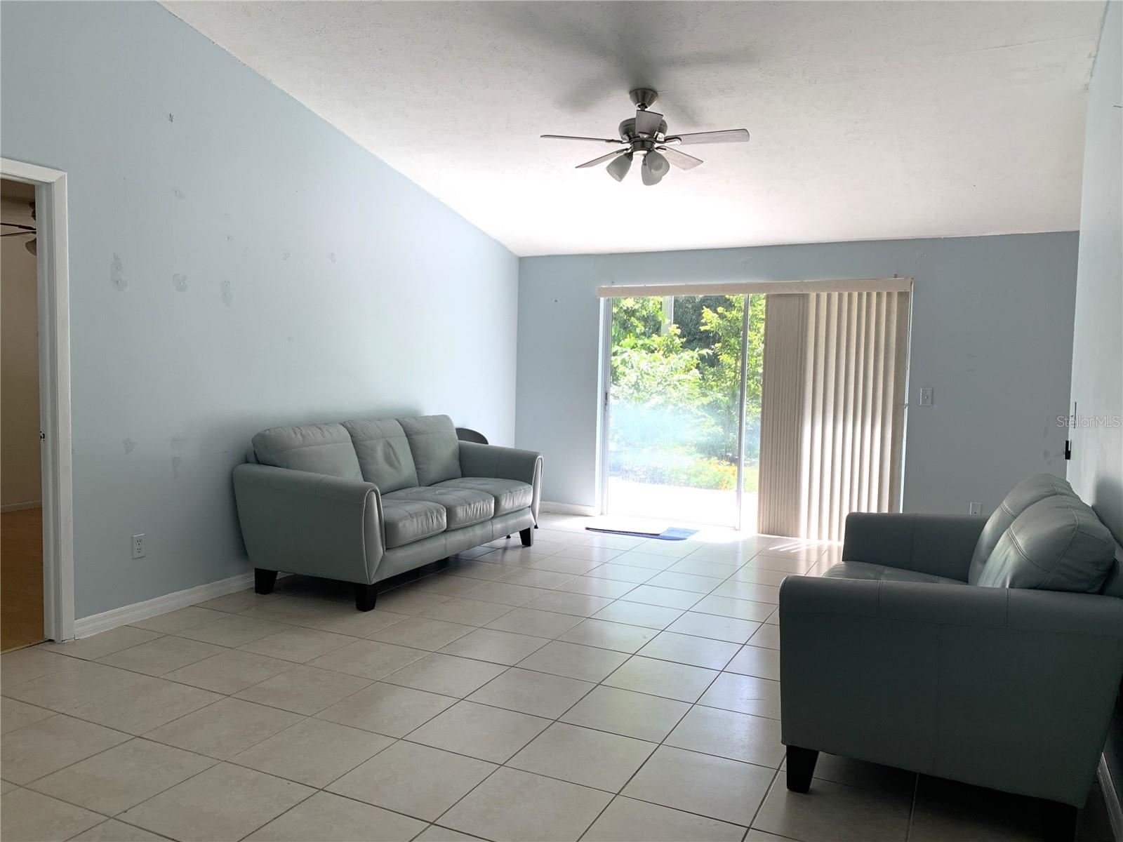 3275 FOX LAKE DR, TAMPA, FL, 33618
