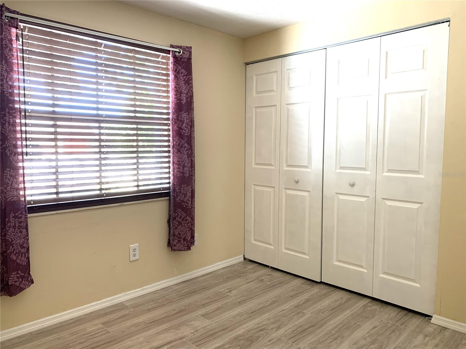3275 FOX LAKE DR, TAMPA, FL, 33618