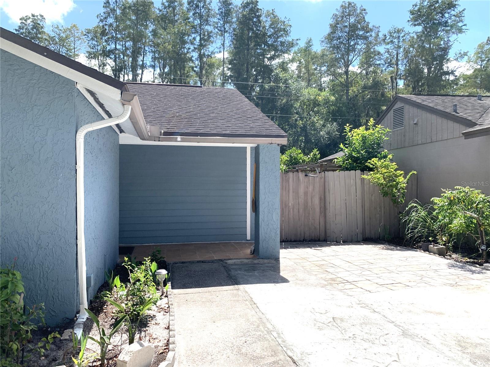 3275 FOX LAKE DR, TAMPA, FL, 33618