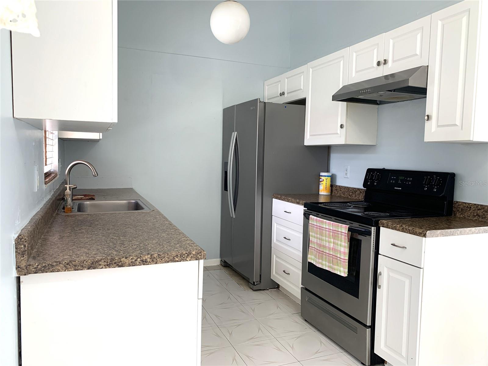 3275 FOX LAKE DR, TAMPA, FL, 33618
