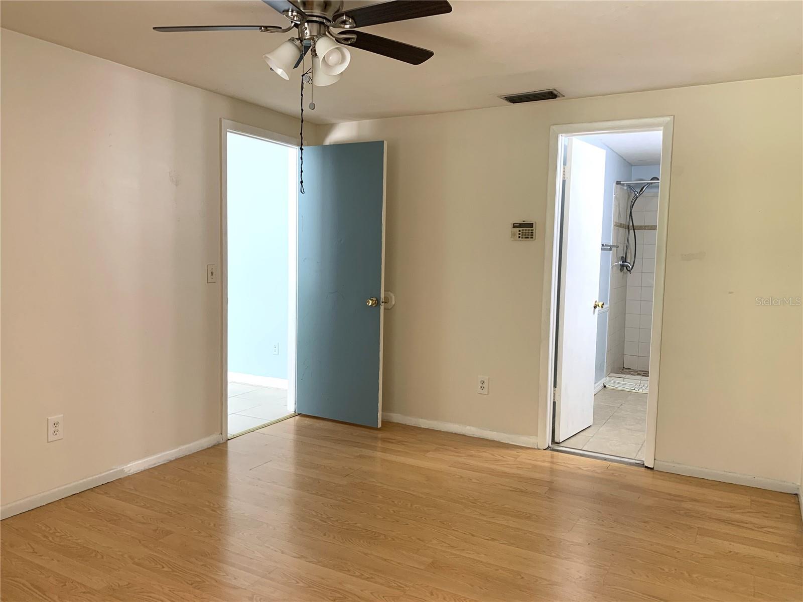 3275 FOX LAKE DR, TAMPA, FL, 33618