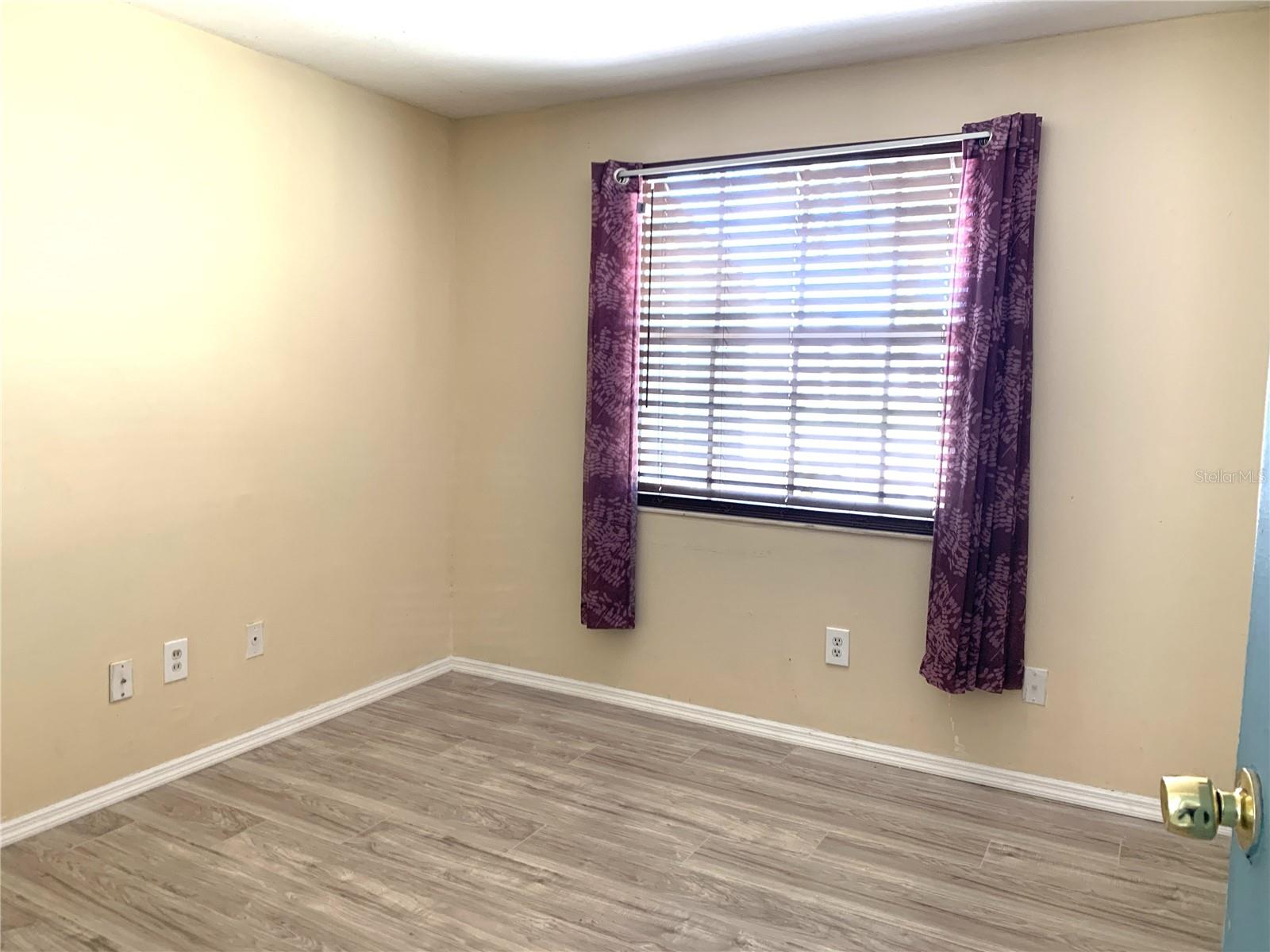 3275 FOX LAKE DR, TAMPA, FL, 33618