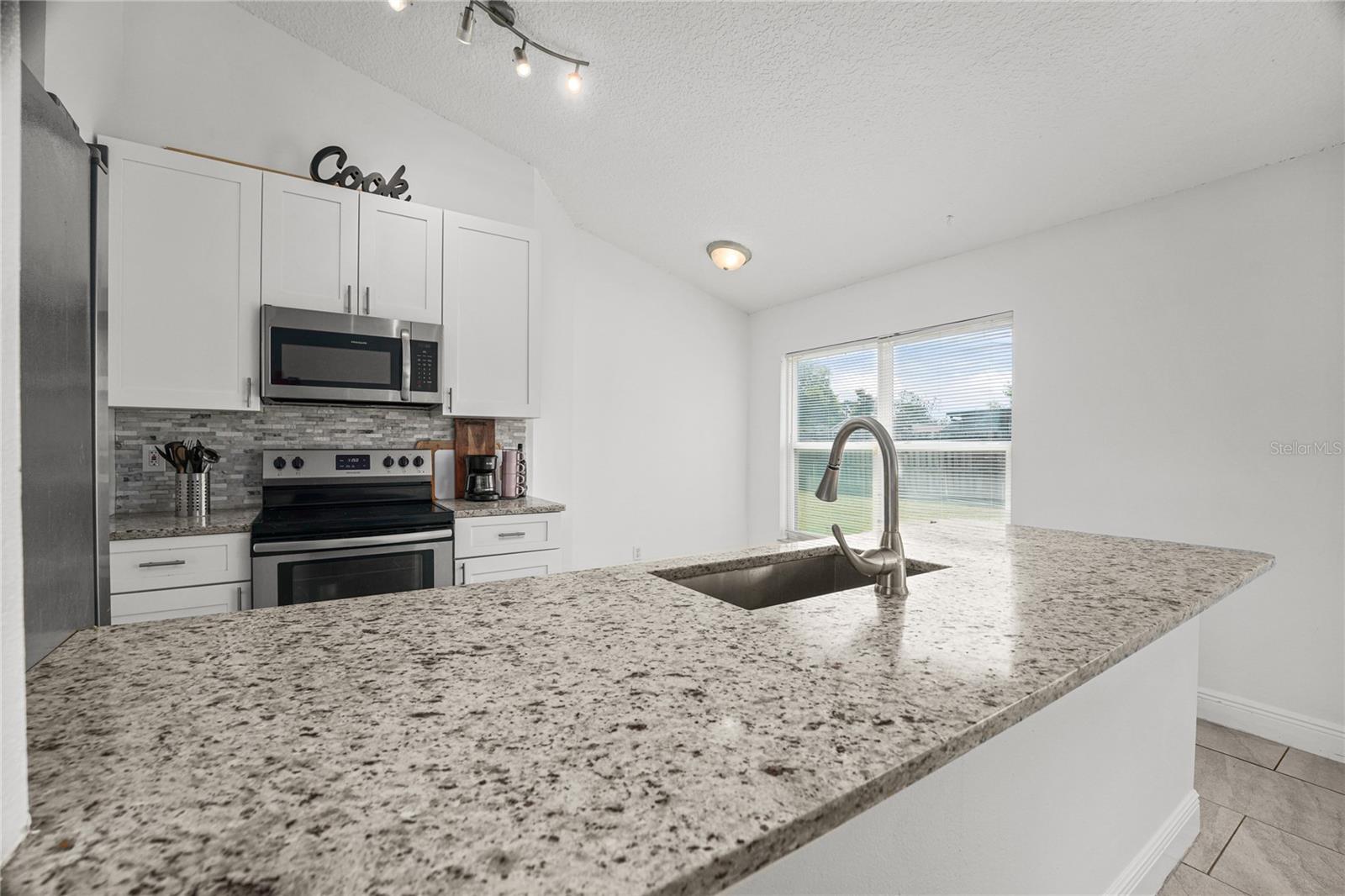 9822 PEDDLERS WAY, ORLANDO, FL, 32817