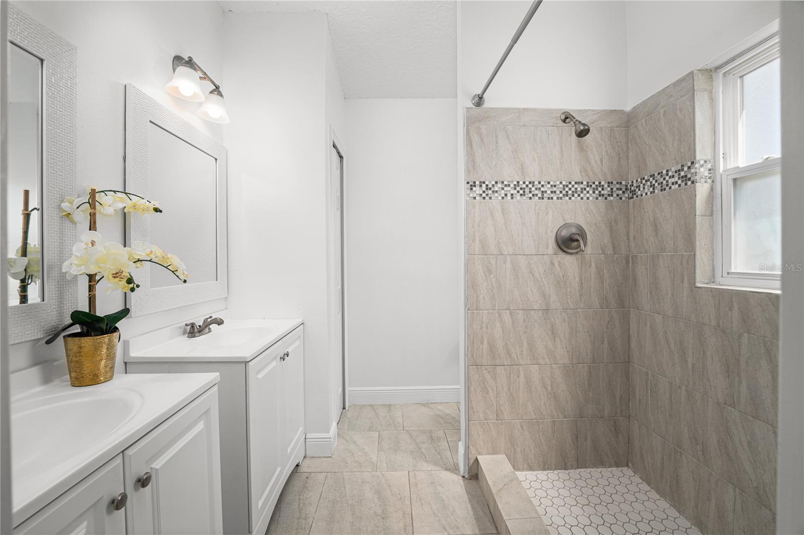 9822 PEDDLERS WAY, ORLANDO, FL, 32817