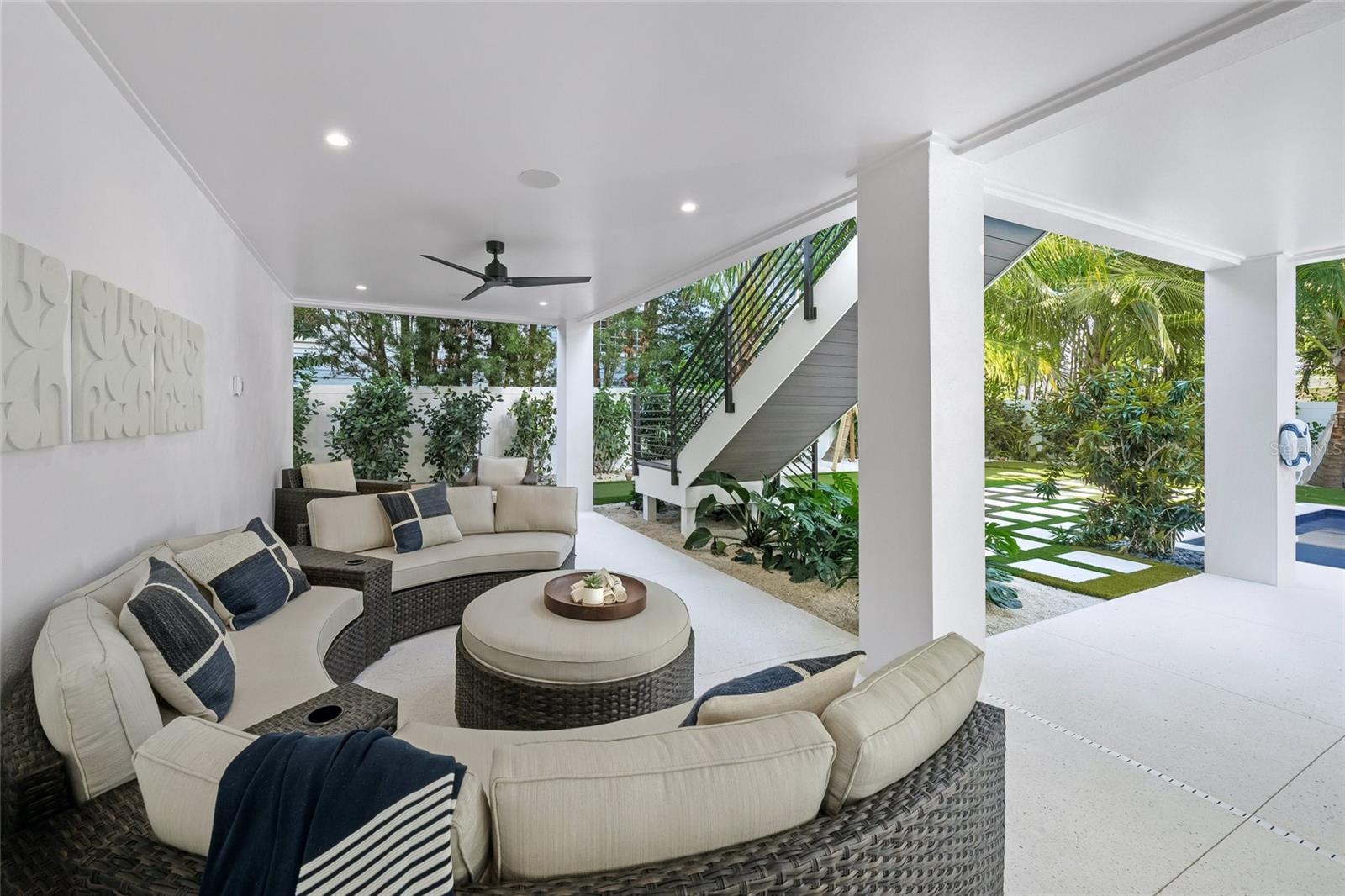 455 CLEVELAND DR, SARASOTA, FL, 34236